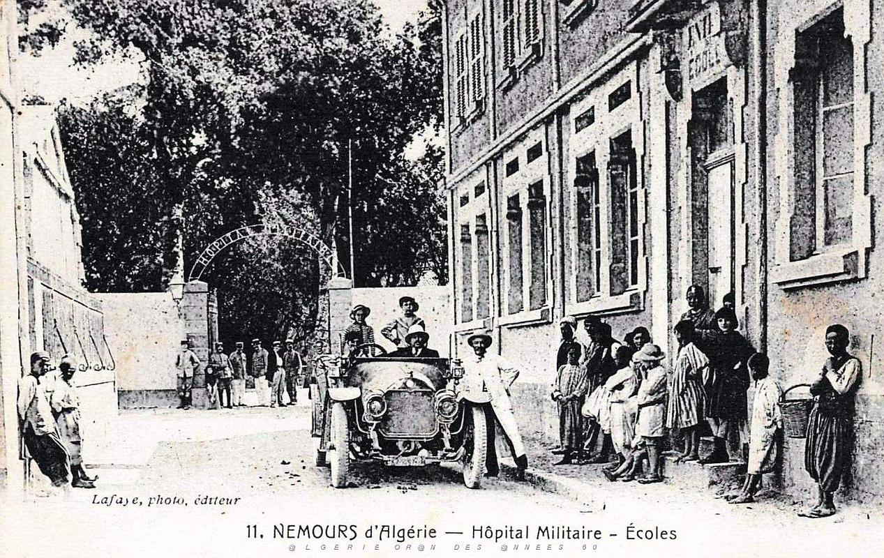 1974- Nemours - Hopital militaire et Ecoles.jpg